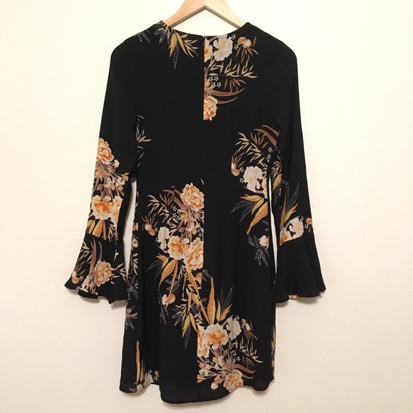 Selfie Leslie NWT Long Sleeve Floral Mini Dress - Picture 4 of 7